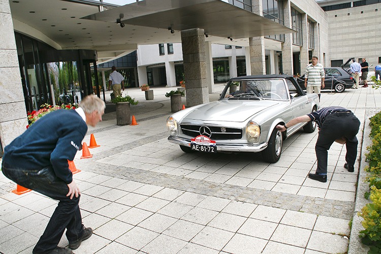 Final Check aan start Toerrally