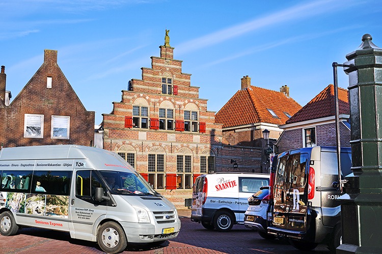 bus Uitjes en Dagtochten voor Senioren